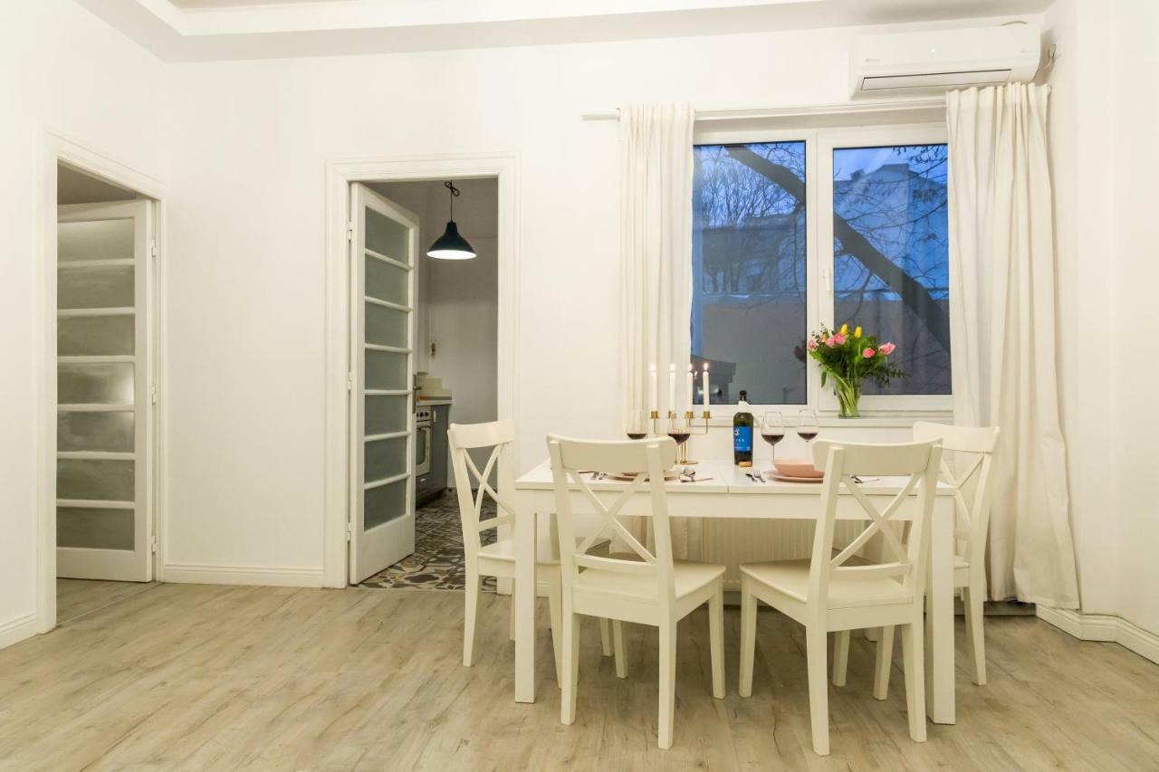 White Nights Of Old Town Bucharest Apartment Bagian luar foto