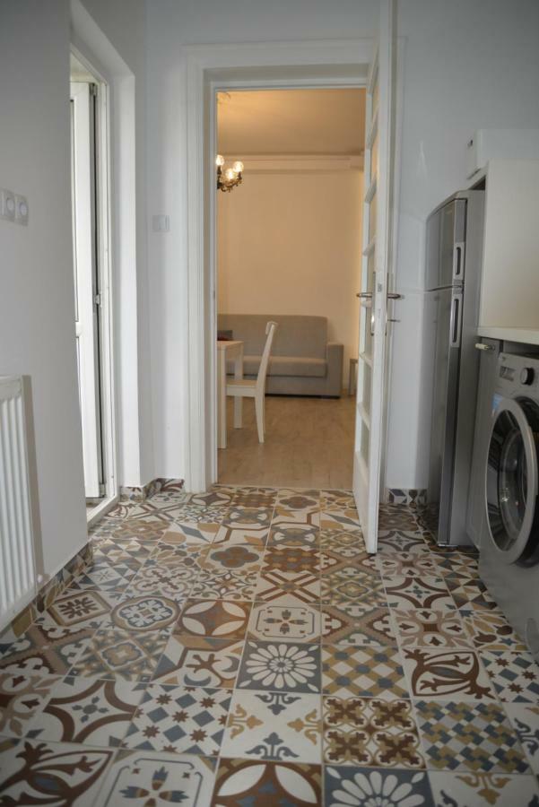 White Nights Of Old Town Bucharest Apartment Bagian luar foto