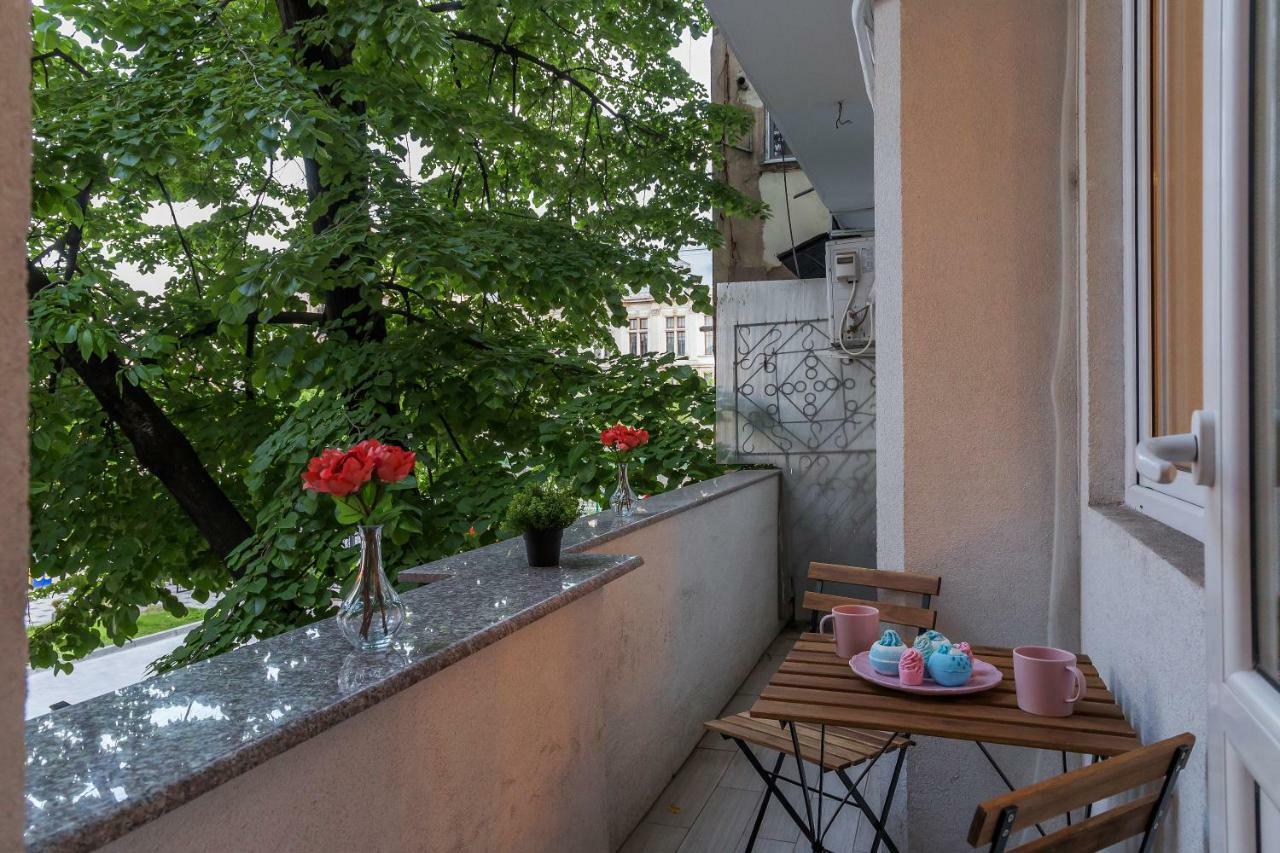 White Nights Of Old Town Bucharest Apartment Bagian luar foto