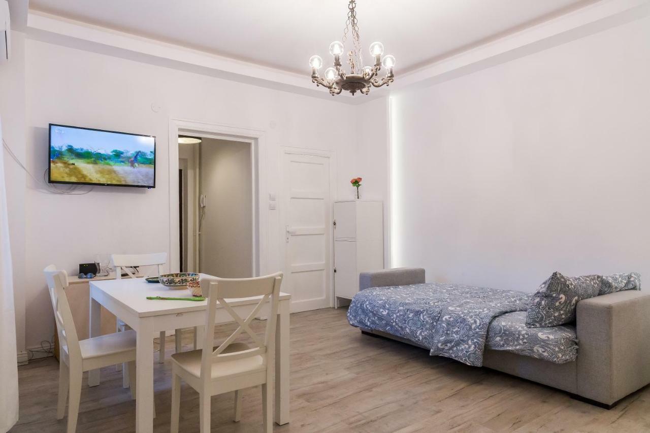 White Nights Of Old Town Bucharest Apartment Bagian luar foto